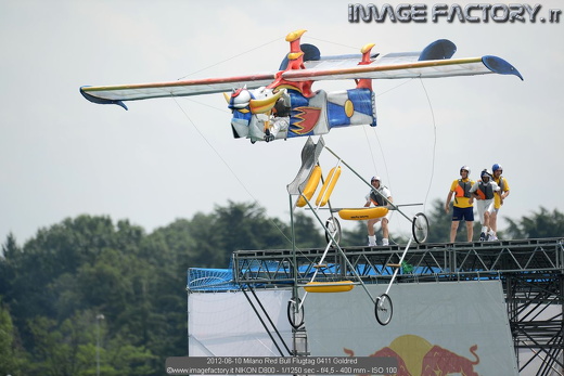 2012-06-10 Milano Red Bull Flugtag 0411 Goldred